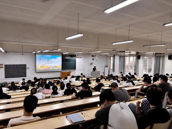 学院开展暑期留宿学生安全教育培训